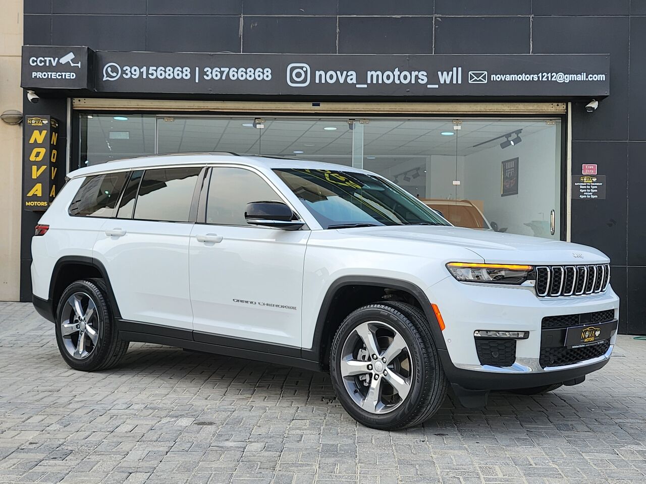 Manama, Vehicles, Cars & Trucks , BHD 14500,  Jeep Grand Cherokee Limited,  2022,  Automatic,  33000 KM,