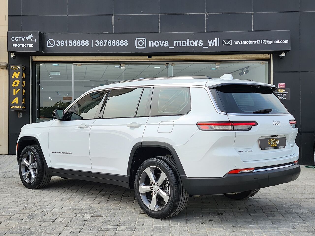 Manama, Vehicles, Cars & Trucks , BHD 14500,  Jeep Grand Cherokee Limited,  2022,  Automatic,  33000 KM,