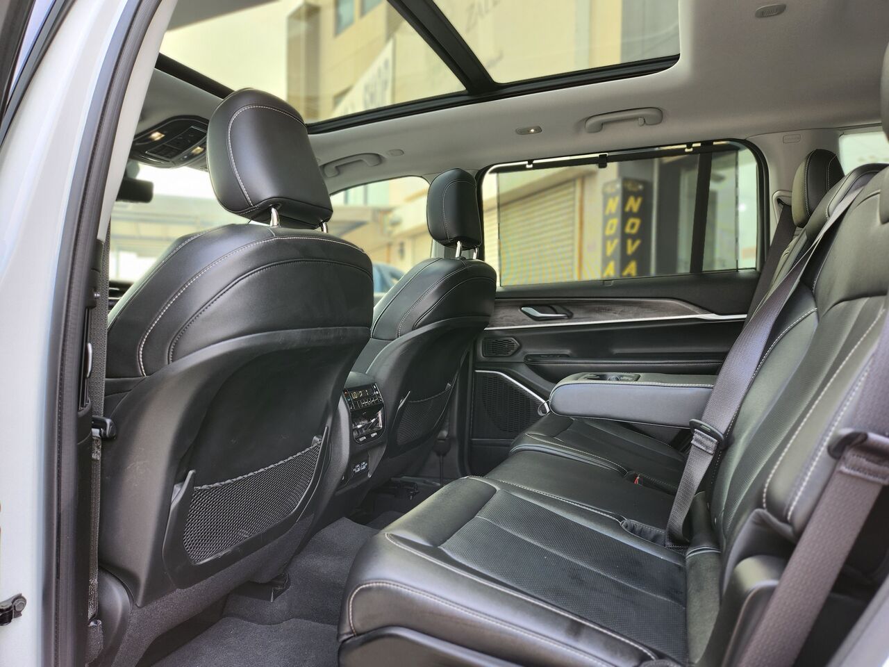 Manama, Vehicles, Cars & Trucks , BHD 14500,  Jeep Grand Cherokee Limited,  2022,  Automatic,  33000 KM,