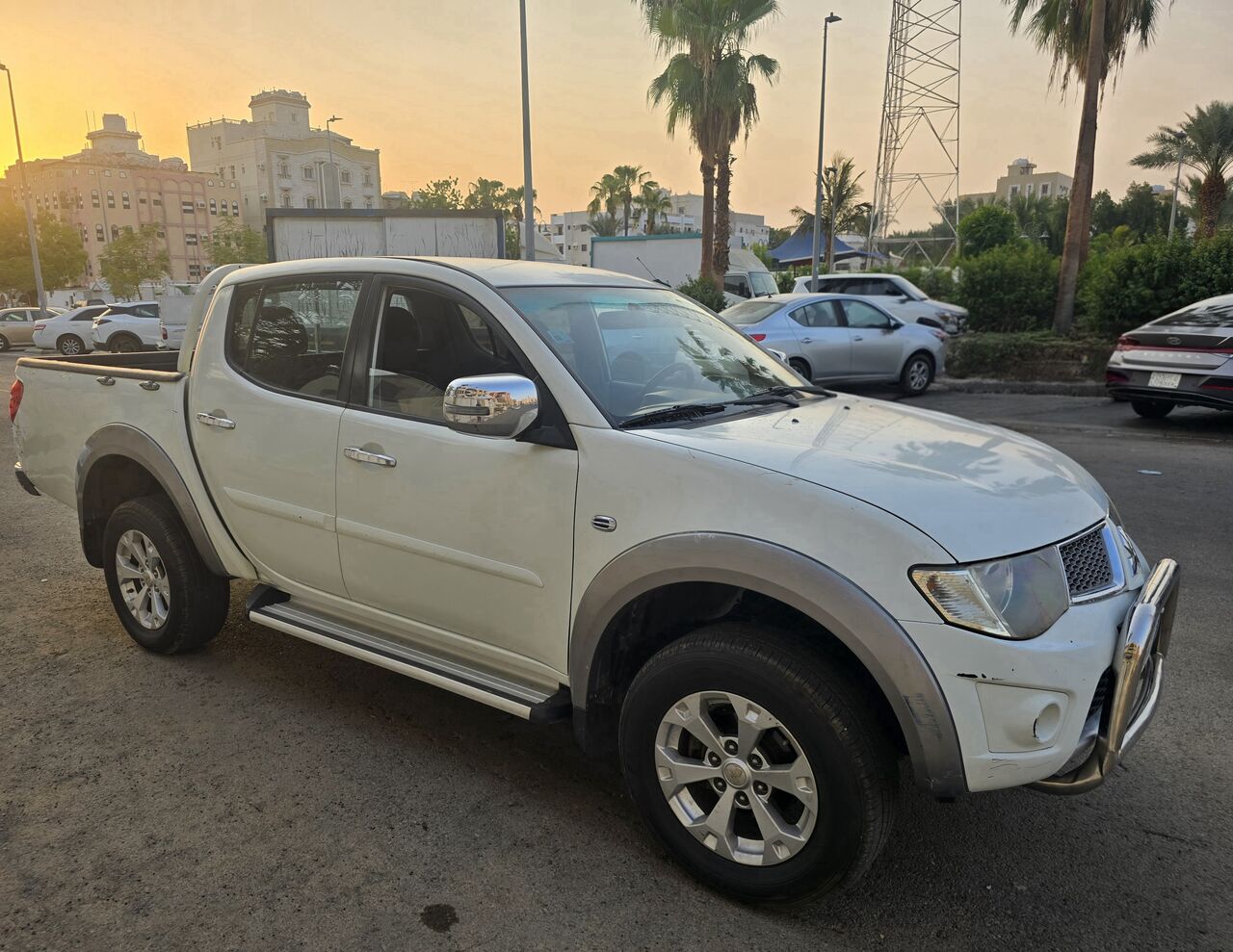 Jeddah, Vehicles, Cars & Trucks , SAR 45000,  Mistsubishi L200 Pickup,  2015,  Automatic,  136009 KM,  Mitsubishi Pickup 4x4