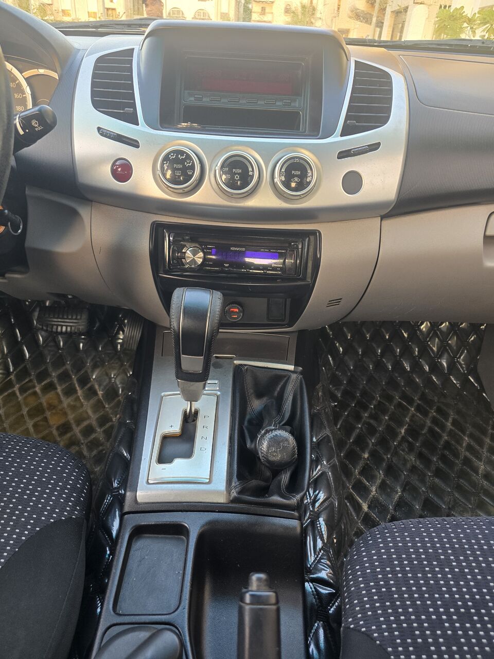 Jeddah, Vehicles, Cars & Trucks , SAR 45000,  Mistsubishi L200 Pickup,  2015,  Automatic,  136009 KM,  Mitsubishi Pickup 4x4