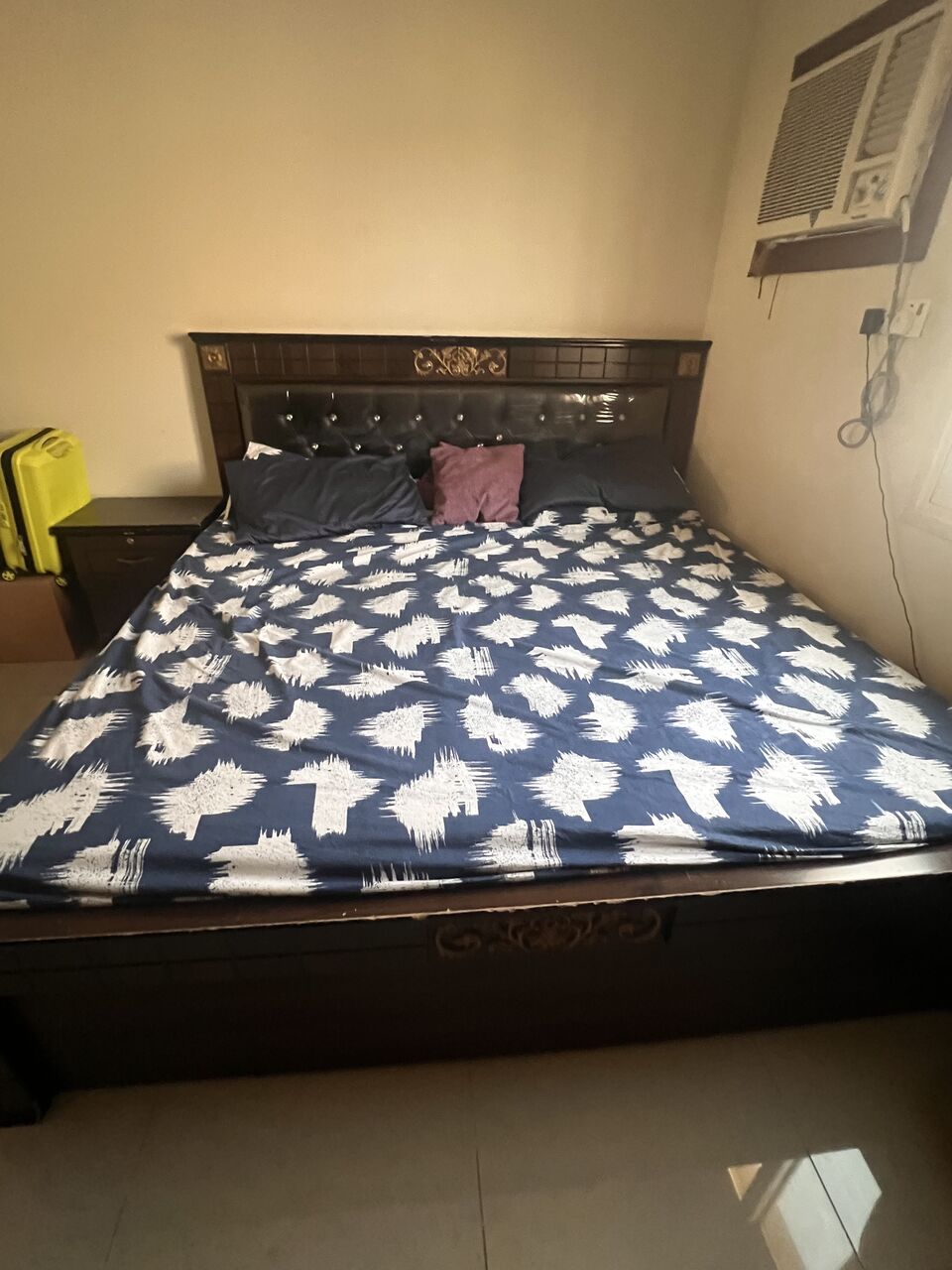 Akrabia, Furniture, SAR 500,  Super King Size Bed With Mattresses &ndash; 500 SAR