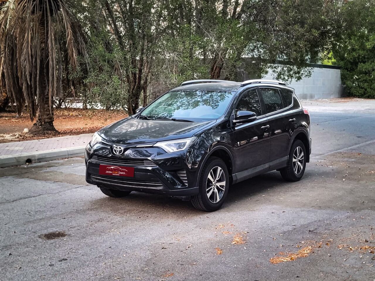 Manama, Vehicles, Cars & Trucks , BHD 5950,  Toyota RAV4,  2016,  Automatic,  138000 KM,  BLACK COLOR
