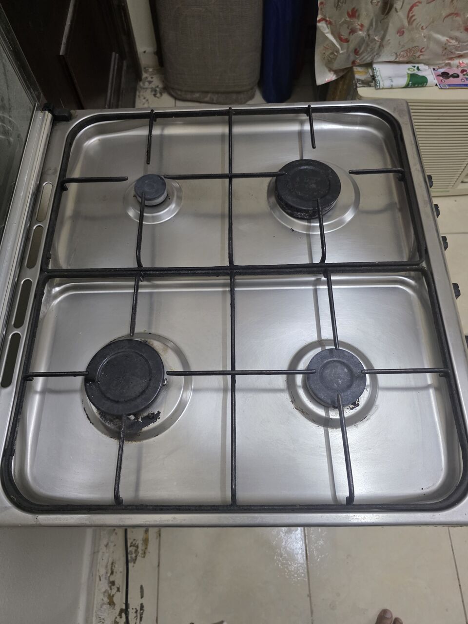 Jubail, Appliances, SAR 200,  One Cooking Range With 04 Burners And One Drawing Room Table
