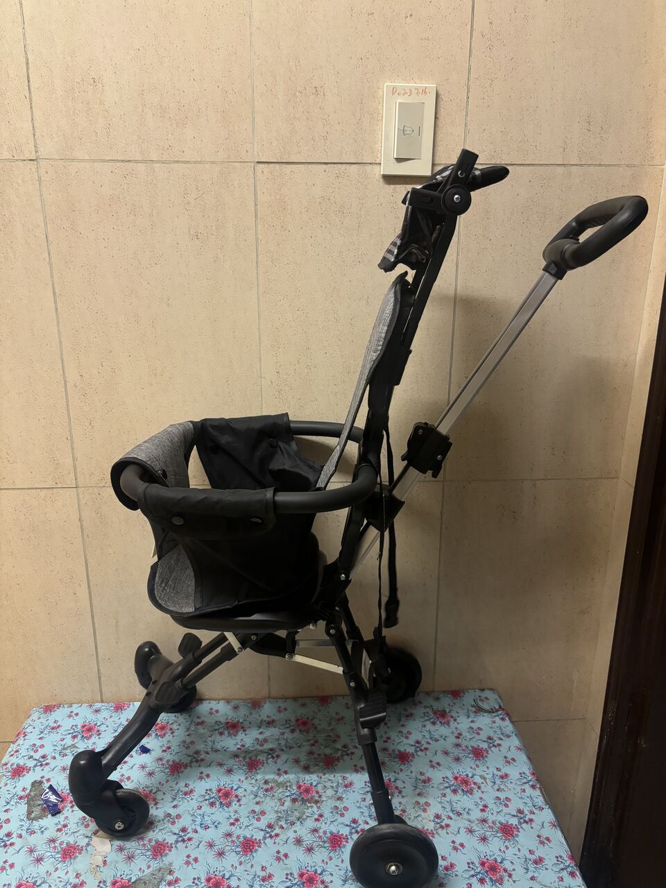 Jubail, Baby & Kid Stuff, SAR 100,  Strollar (light Weight Travelling Pram)