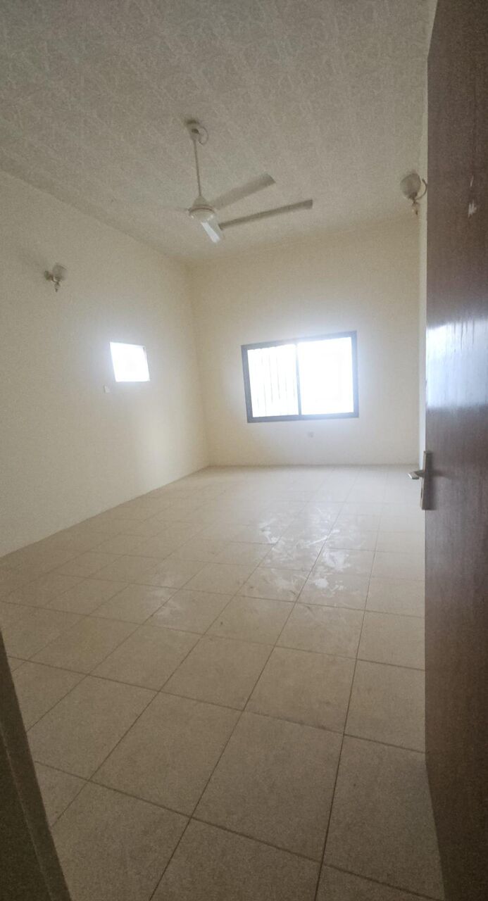 Salmaniya, Apartments, Flats, Houses & Villas, BHD 250/month,  3 BR,  3 Bedroom Unfurnished Flat For Rent Without Ewa