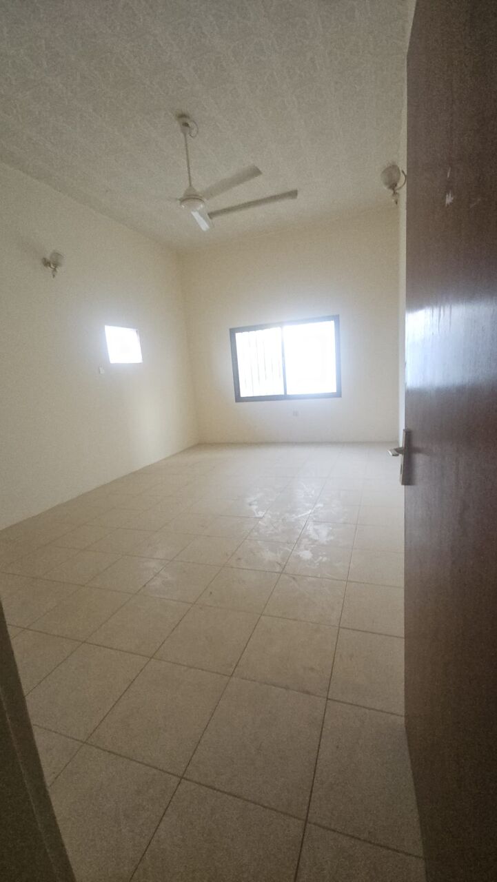 Salmaniya, Apartments, Flats, Houses & Villas, BHD 250/month,  3 BR,  3 Bedroom Unfurnished Flat For Rent Without Ewa