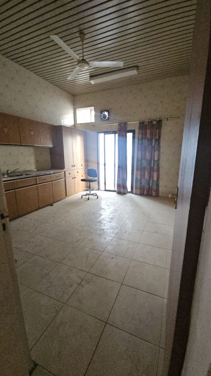 Salmaniya, Apartments, Flats, Houses & Villas, BHD 250/month,  3 BR,  3 Bedroom Unfurnished Flat For Rent Without Ewa