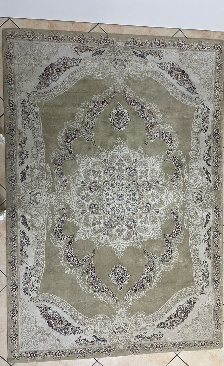 Riyadh, Household Items, SAR 100,  Beige Carpet