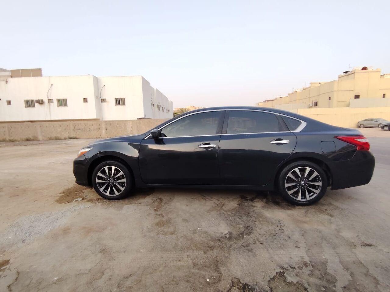 Riyadh, Vehicles, Cars & Trucks , SAR 26000,  Nissan Altima,  2017,  Automatic,  329000 KM,  SV