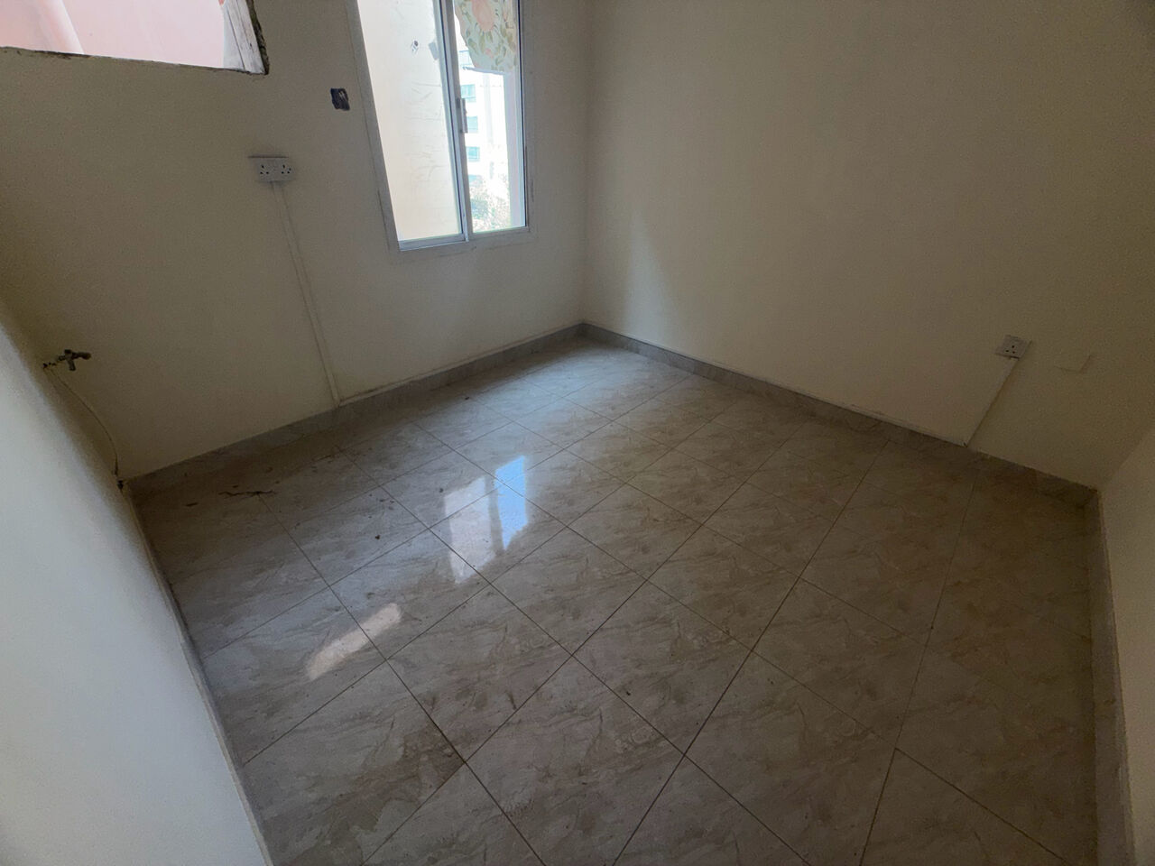 Salmaniya, Apartments, Flats, Houses & Villas, BHD 110/month,  1 BR,  1 Bedroom Flat For Rent Withot Ewa