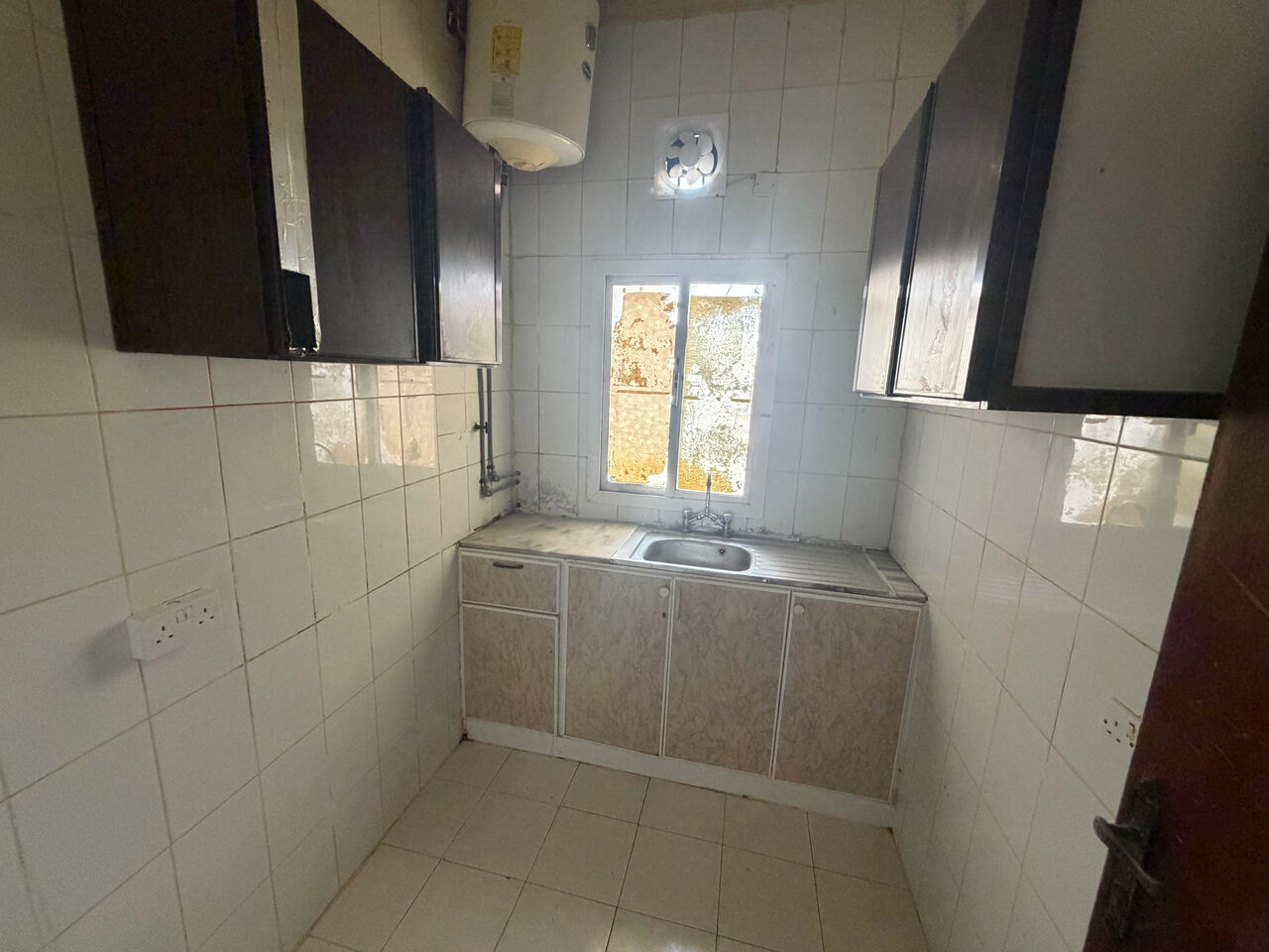 Salmaniya, Apartments, Flats, Houses & Villas, BHD 110/month,  1 BR,  1 Bedroom Flat For Rent Withot Ewa