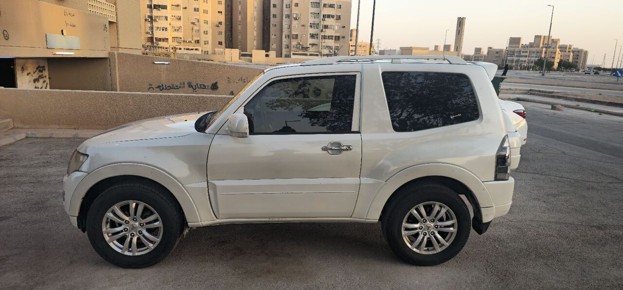 Riyadh, Vehicles, Cars & Trucks , SAR 27000,  Mitsubishi Pajero,  2010,  Automatic,  232000 KM,   2 Door 4X4 V6 3.8