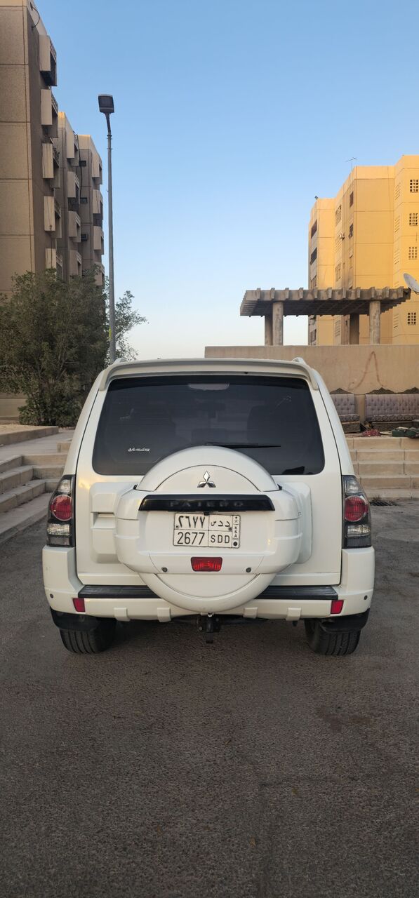Riyadh, Vehicles, Cars & Trucks , SAR 27000,  Mitsubishi Pajero,  2010,  Automatic,  232000 KM,   2 Door 4X4 V6 3.8