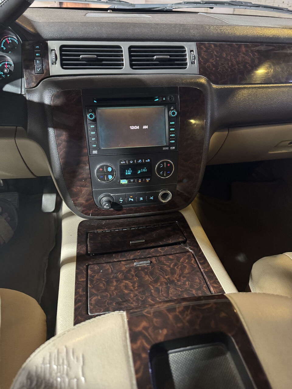 Riyadh, Vehicles, Cars & Trucks , SAR 40000,  GMC Yukon Denali,  2009,  Automatic,  304000 KM,   In Good Condition
