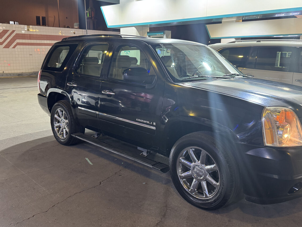 Riyadh, Vehicles, Cars & Trucks , SAR 40000,  GMC Yukon Denali,  2009,  Automatic,  304000 KM,   In Good Condition