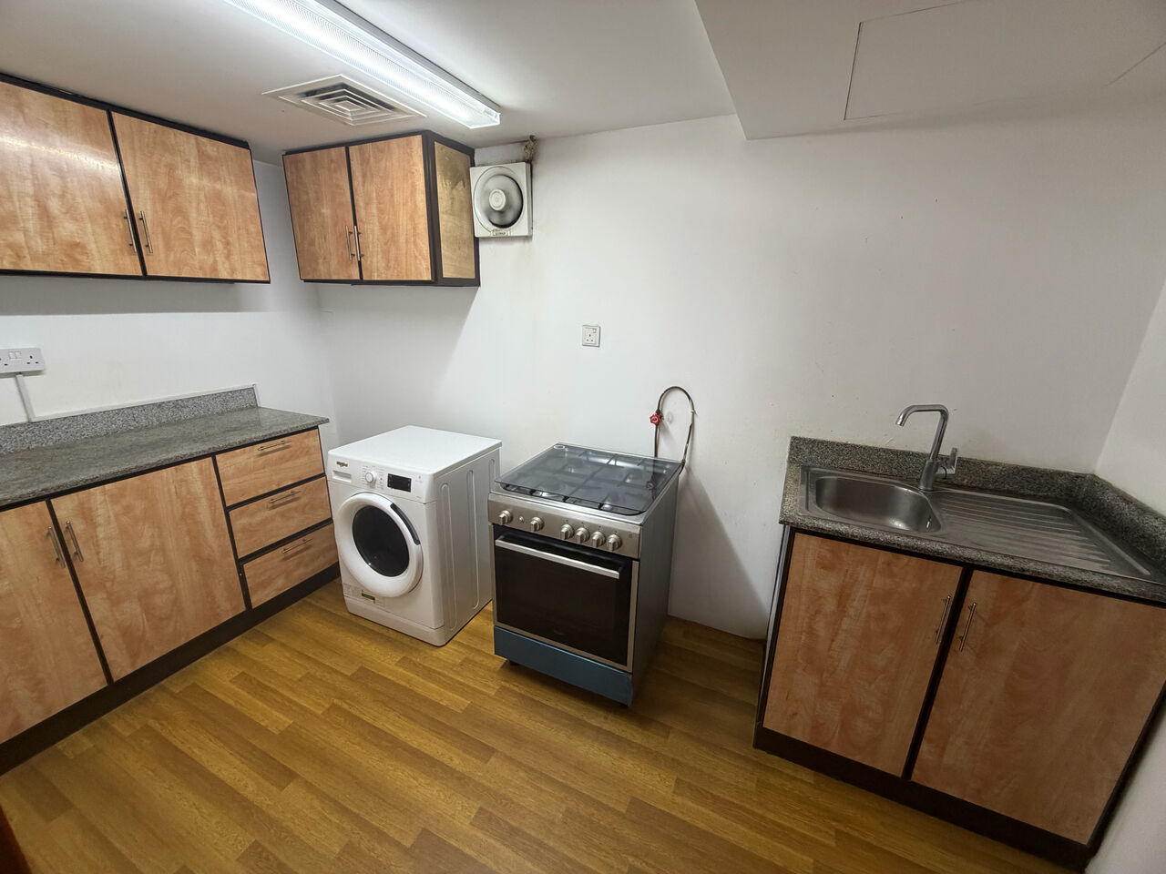 Adliya, Apartments, Flats, Houses & Villas, BHD 230/month,  1 BR,  1 Bedroom Flat For Rent Unlimited Ewa