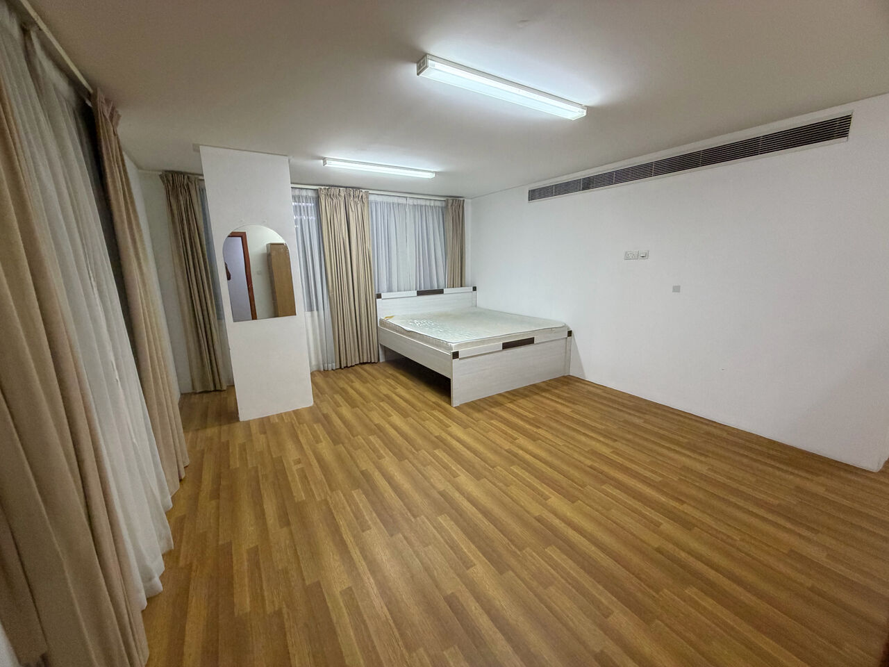 Adliya, Apartments, Flats, Houses & Villas, BHD 230/month,  1 BR,  1 Bedroom Flat For Rent Unlimited Ewa