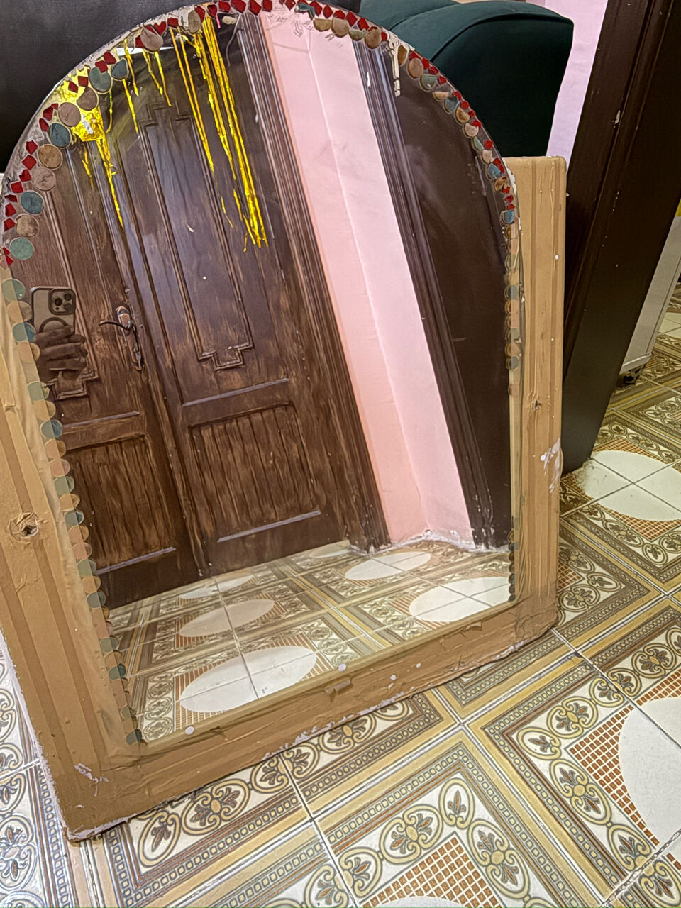 Jeddah, Household Items, SAR 35,  Mirror Big Size With Back Side Holder For Sale