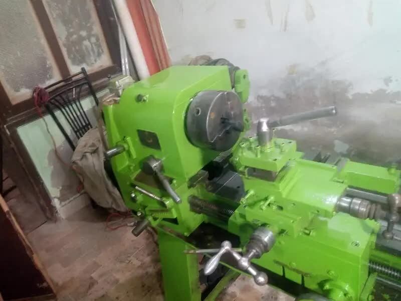 Karachi, Machinery, PKR 3,  LATHE MACHINE 5.5 FOOT WITH COMPLETE SHOP SAMAN