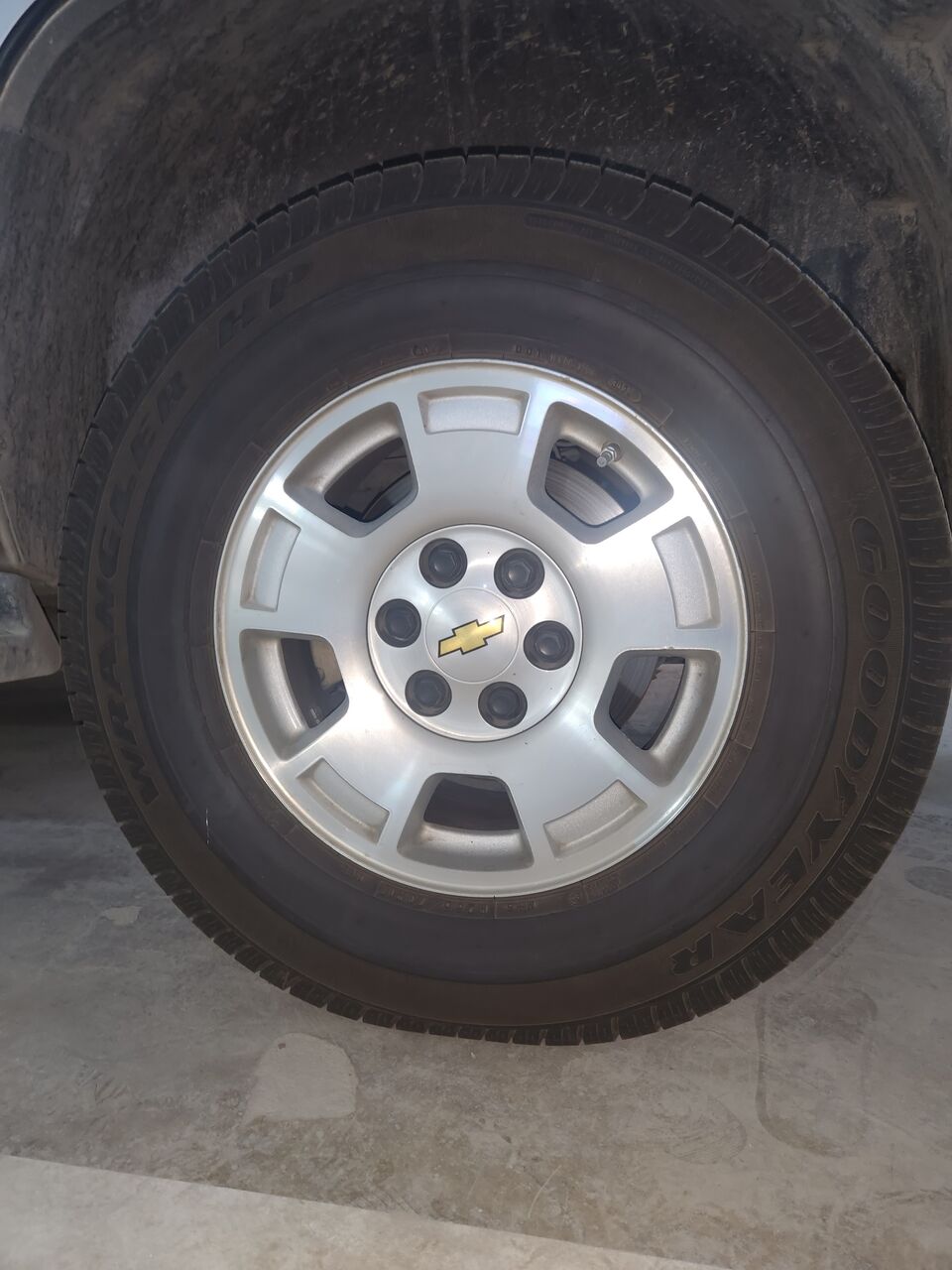 Olaya, Auto Parts, SAR 1400,  OEM Chevrolet Tahoe / Silverado 17" Rims / Wheels (Set Of 4) Without Tires