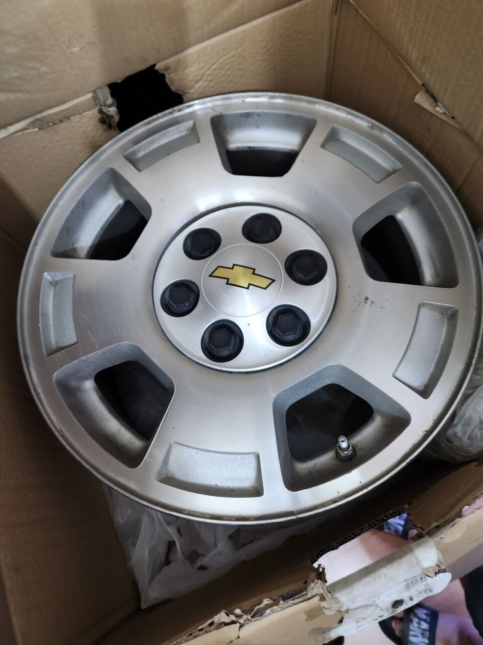 Olaya, Auto Parts, SAR 1400,  OEM Chevrolet Tahoe / Silverado 17" Rims / Wheels (Set Of 4) Without Tires