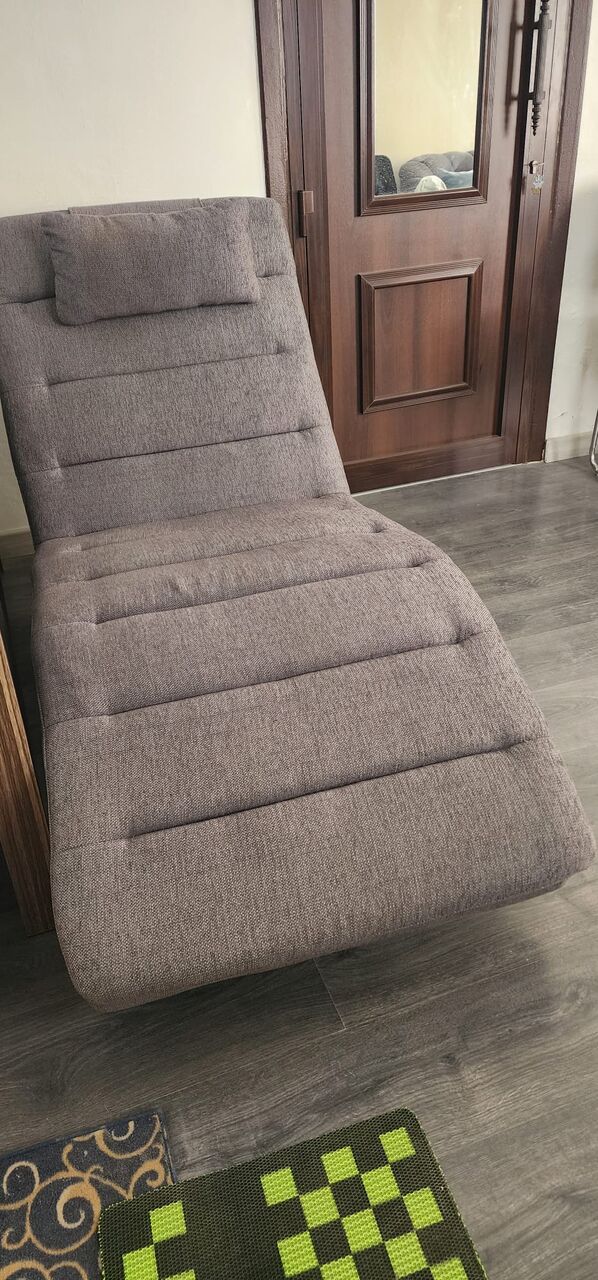 Busaiteen, Furniture, BHD 35,  Chaise Lounge Chair / Reclining Lounge Chair- Excellent Condition