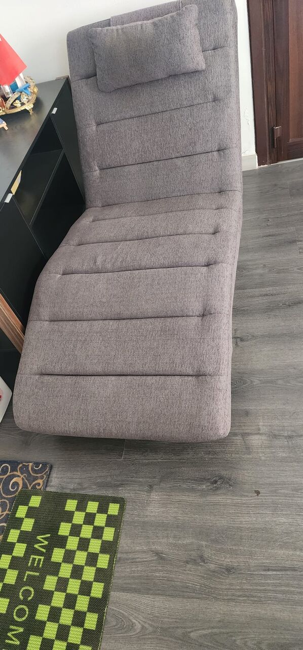 Busaiteen, Furniture, BHD 35,  Chaise Lounge Chair / Reclining Lounge Chair- Excellent Condition