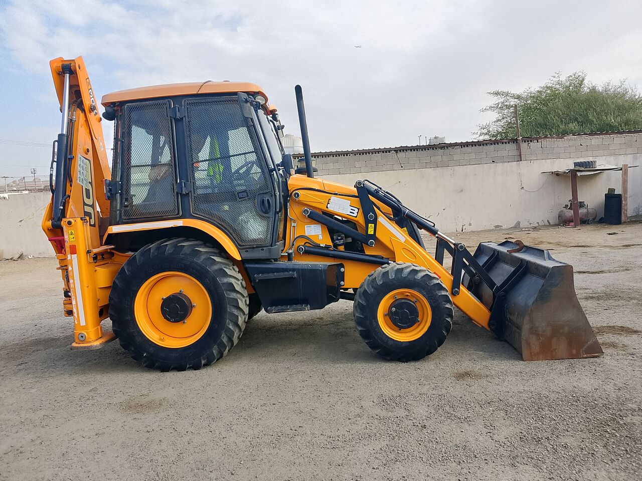 Jeddah, Automotive, JCB For Rent Monthly And Daily Model 2024