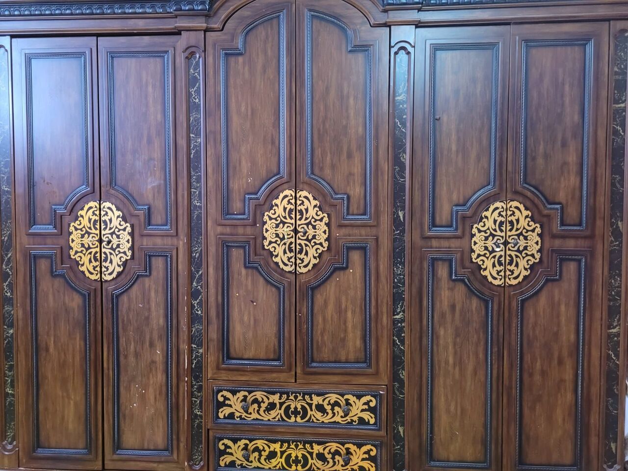 Yanbu, Household Items, SAR 1000,  8 Door Cupboard