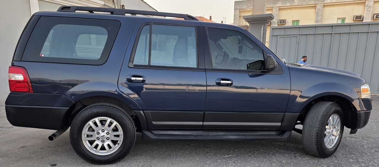 Jubail, Vehicles, Cars & Trucks , SAR 52000,  Ford Expedition,  2014,  Automatic,  171000 KM,    Blue Short Chasis For Sale In Excellent Condition