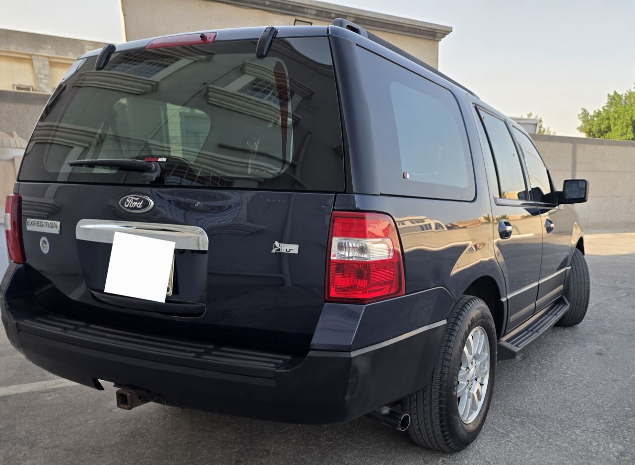 Jubail, Vehicles, Cars & Trucks , SAR 52000,  Ford Expedition,  2014,  Automatic,  171000 KM,    Blue Short Chasis For Sale In Excellent Condition