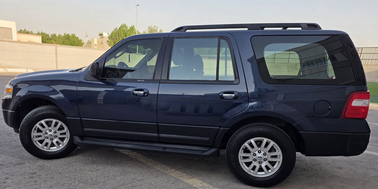 Jubail, Vehicles, Cars & Trucks , SAR 52000,  Ford Expedition,  2014,  Automatic,  171000 KM,    Blue Short Chasis For Sale In Excellent Condition