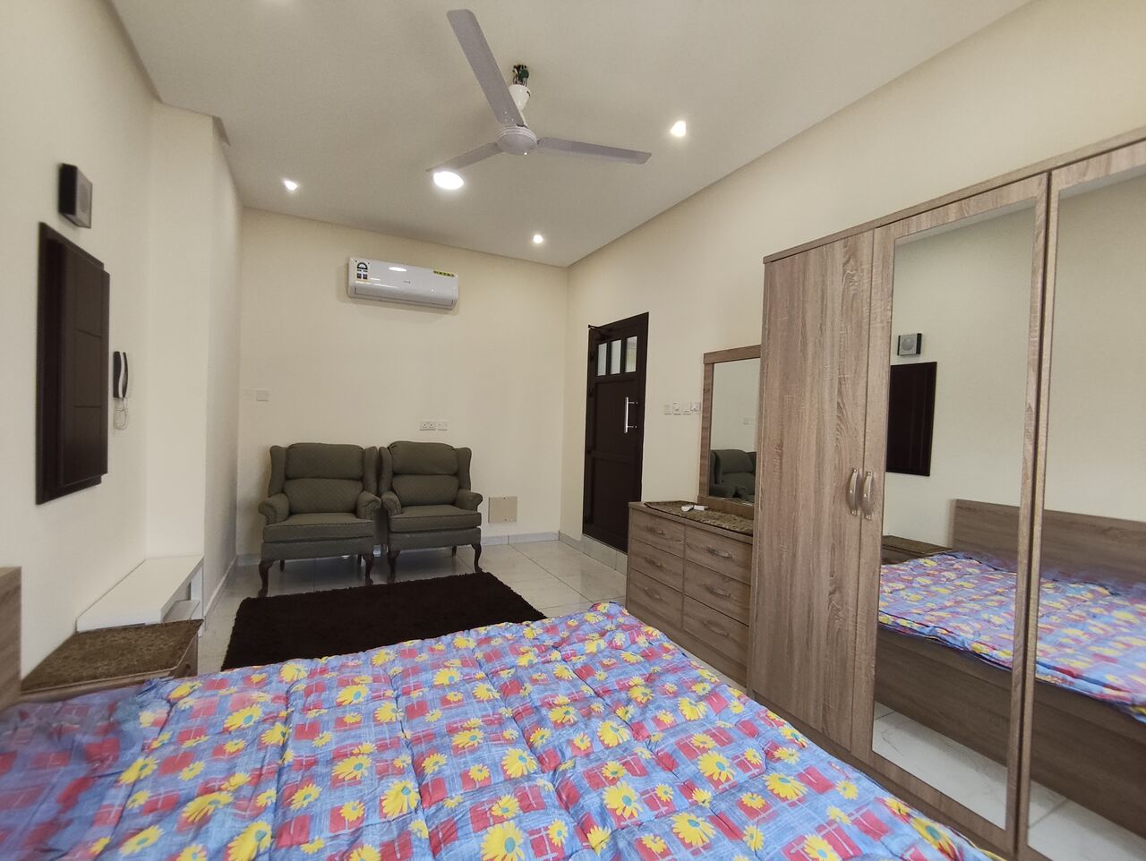 Tubli, Apartments, Flats, Houses & Villas, BHD 180/year,  1 BR,  Tubli:- Furnished Studio Flat On Rent With Ewa..