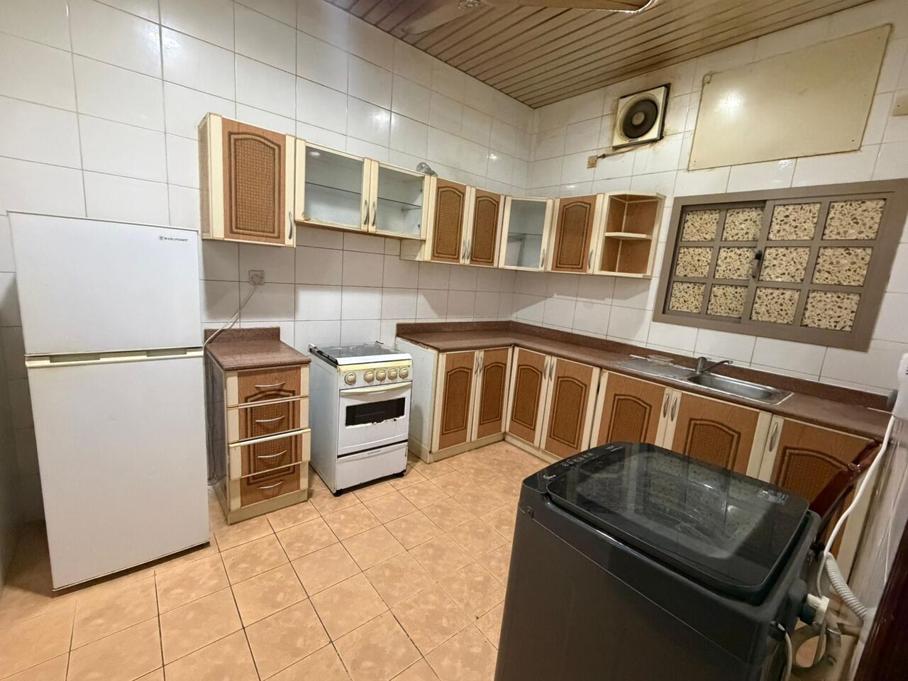 Salmaniya, Apartments, Flats, Houses & Villas, BHD 200/month,  1 BR,  1 BHK Furnished Apartment For Rent &ndash; Salmaniya 1 Bedroom,1 Bathroom,BHD 200 ,EWA Limit 30