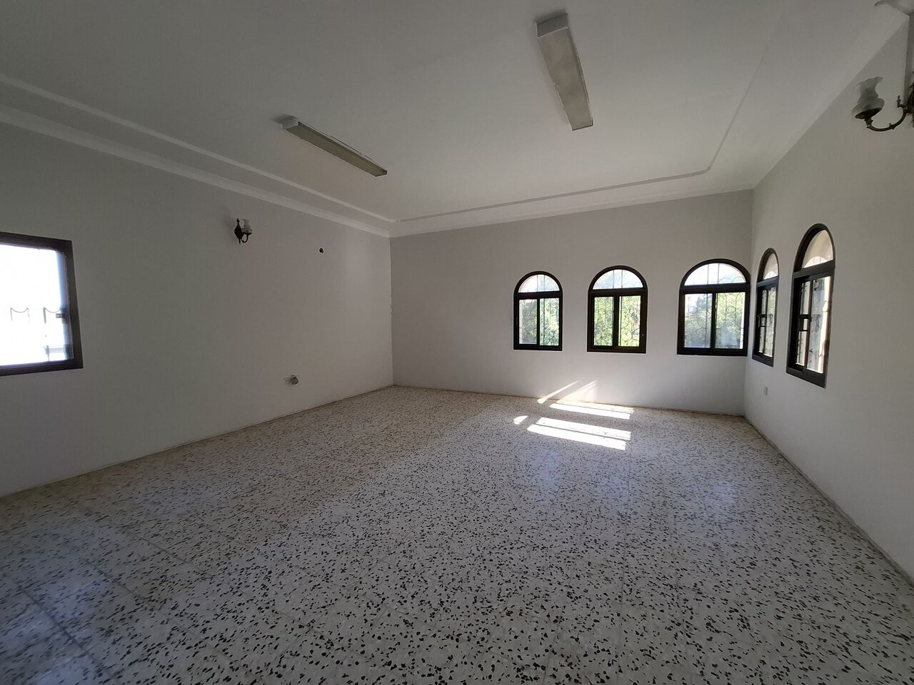 Salmaniya, Commercial Villas, BHD 1200,  250 Sq. Meter,  Commercial Villa For Rent In Salmaniya