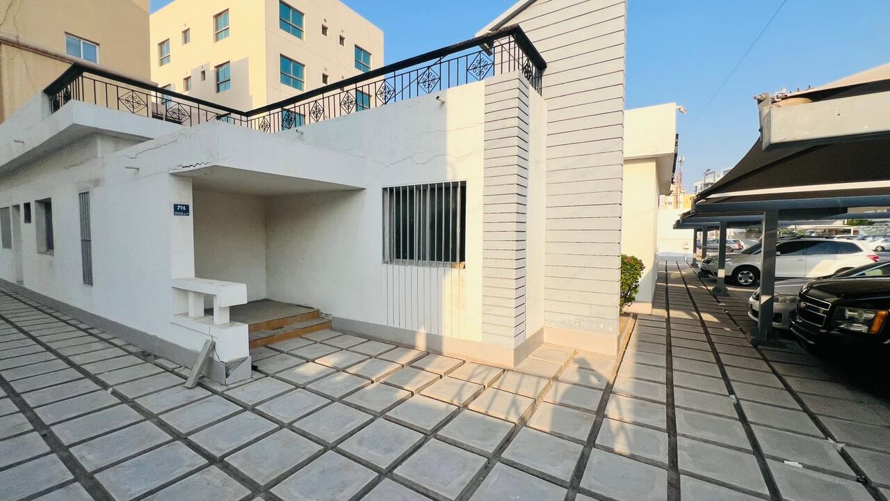 Mahooz, Commercial Villas, BHD 800,  130 Sq. Meter,  Commercial Villa For Rent In Mahooz | Near Highway Access