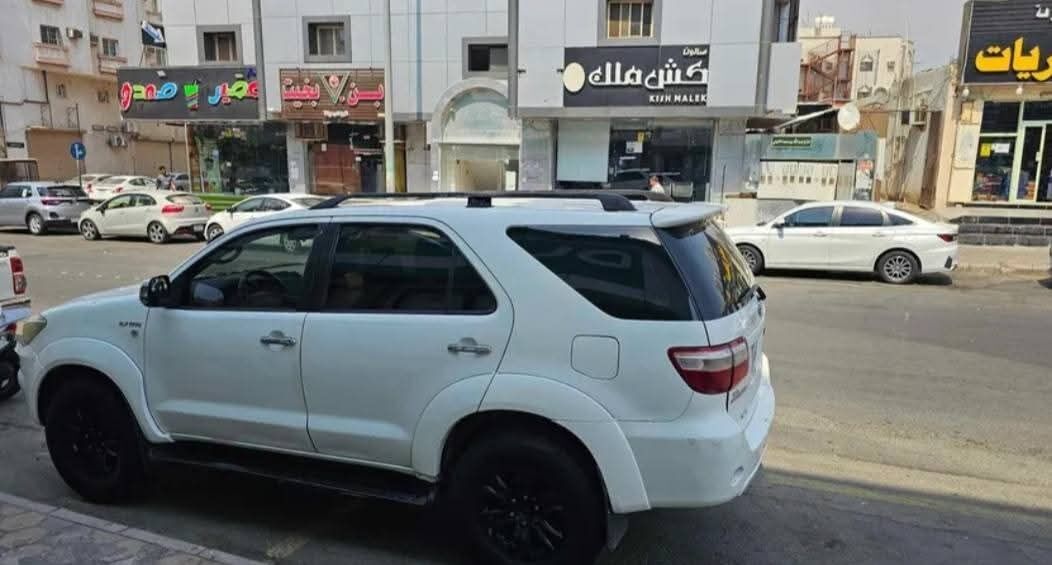 Makkah, Vehicles, Cars & Trucks , SAR 30000,  Toyota Fortuner,  2009,  Automatic,  400000 KM,   First Owner 4 Cylinders