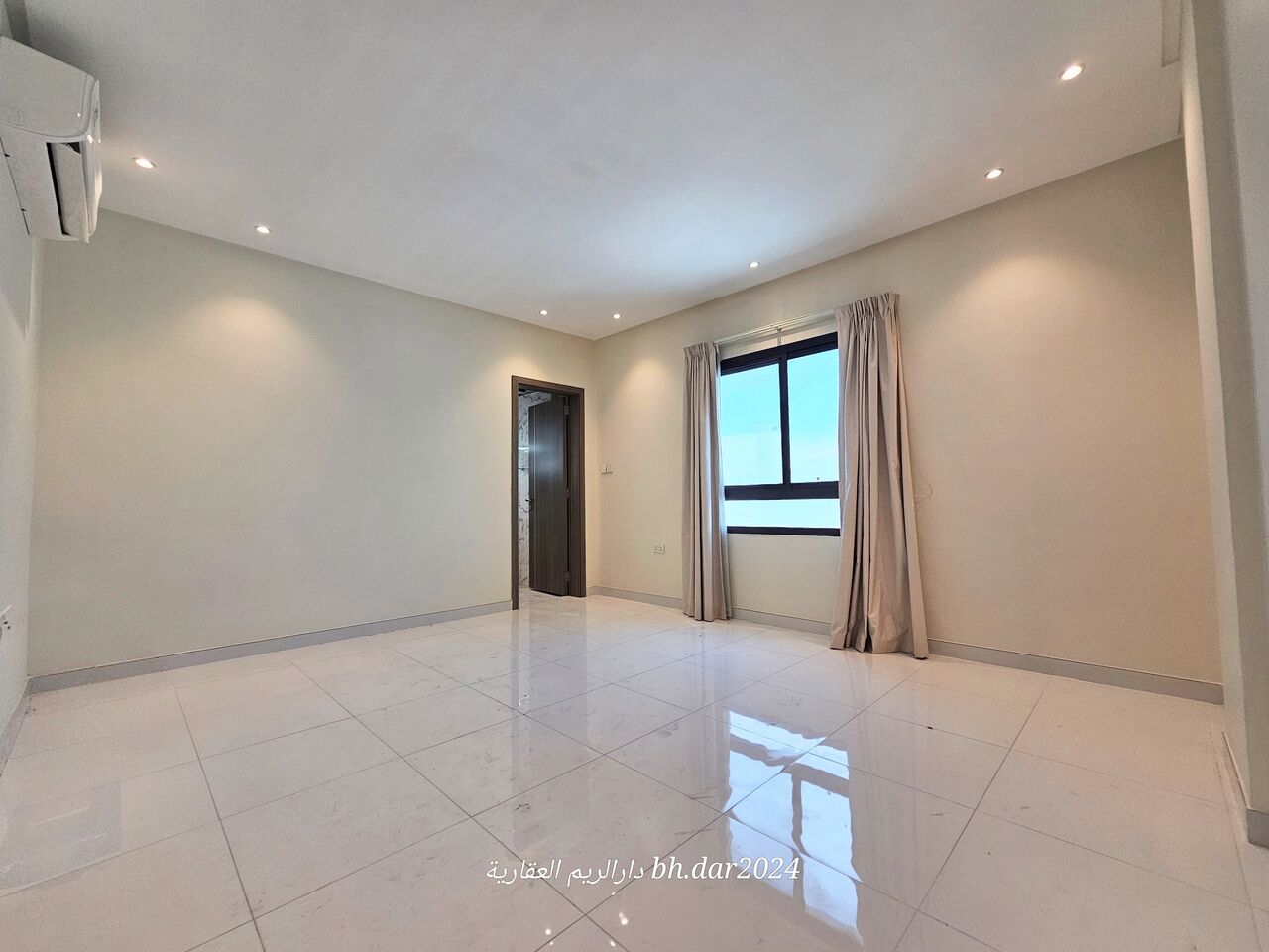 Hidd, Apartments, Flats, Houses & Villas, BHD 300/year,  2 BR,  Al Hidd City/High-end Apartment For Rent With AC & Curtains Including Electricity