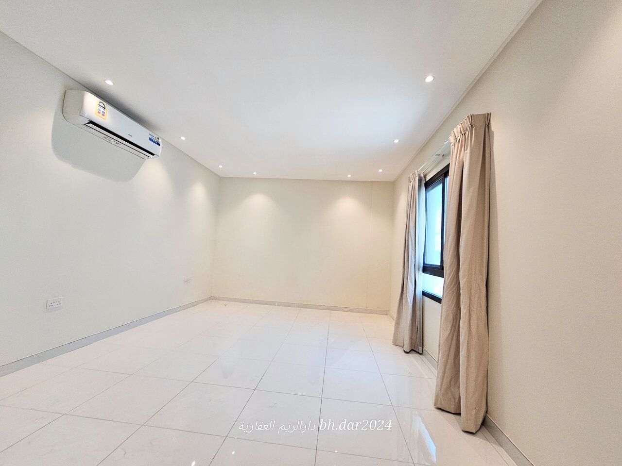 Hidd, Apartments, Flats, Houses & Villas, BHD 300/year,  2 BR,  Al Hidd City/High-end Apartment For Rent With AC & Curtains Including Electricity