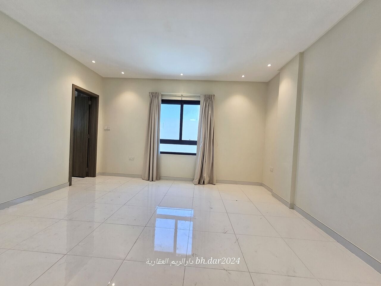 Hidd, Apartments, Flats, Houses & Villas, BHD 300/year,  2 BR,  Al Hidd City/High-end Apartment For Rent With AC & Curtains Including Electricity
