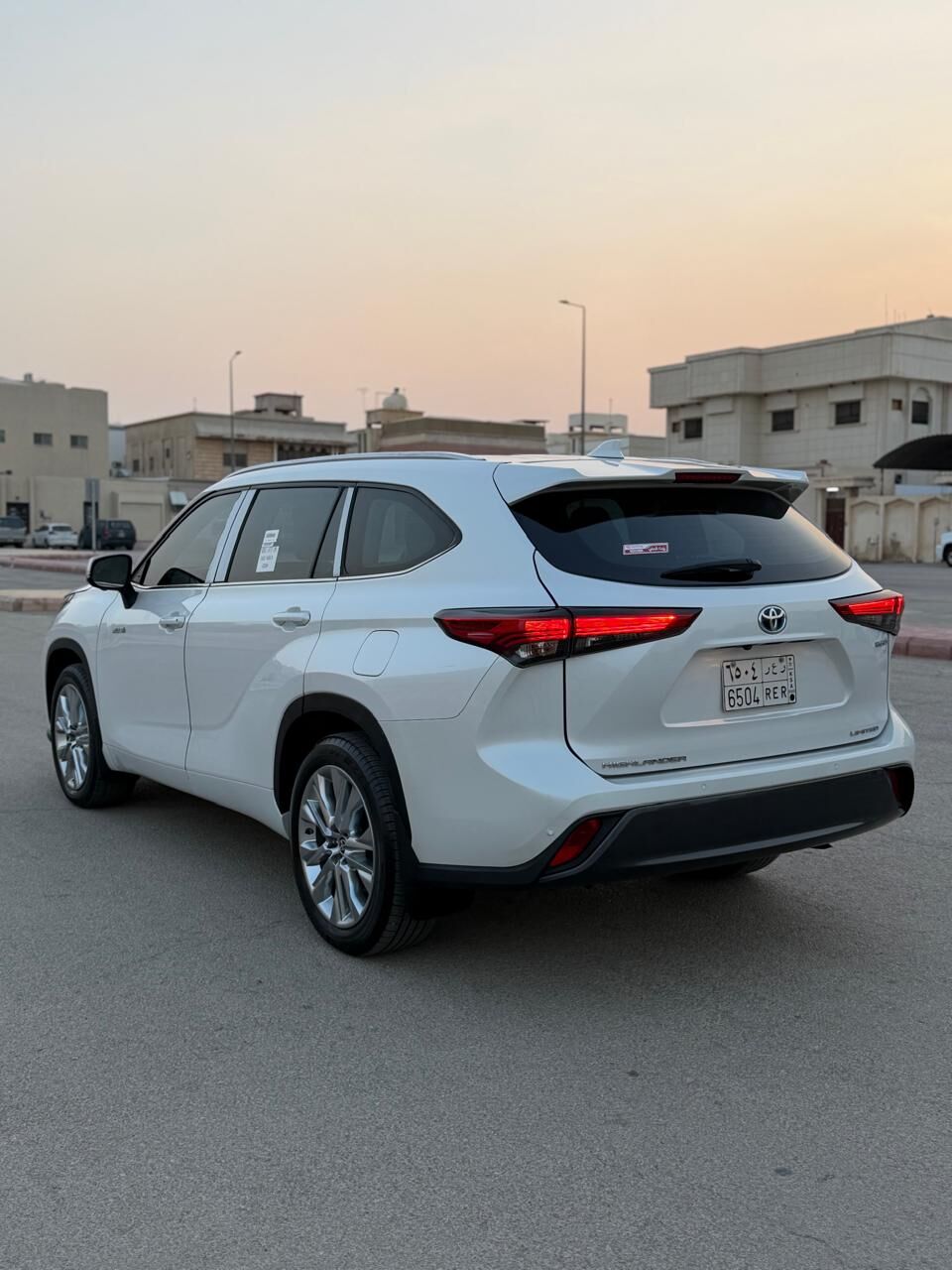 Riyadh, Vehicles, Cars & Trucks , SAR 127500,  TOYOTA HYLANDER,  2023,  Automatic,  85000 KM,  HYBRID LIMITED OPTION 6
