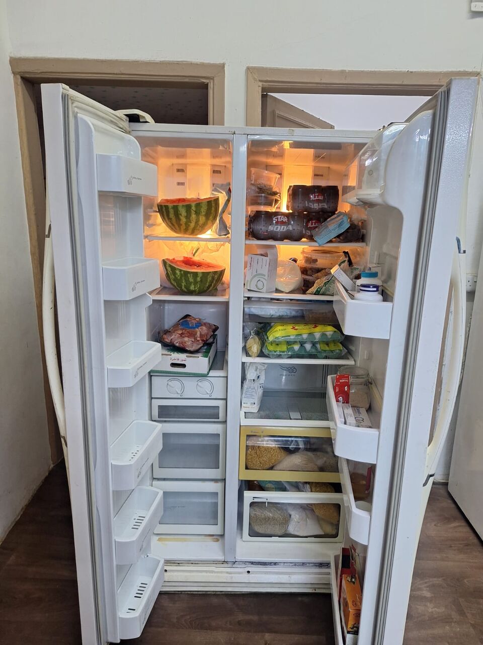 Riyadh, Household Items, SAR 600,  Riyadh  Double Door For Sale  Big Double Door In Good Working Condition, Available For Onl