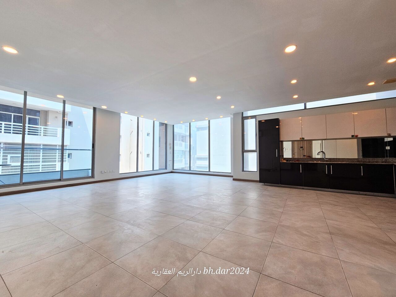 Hidd, Apartments, Flats, Houses & Villas, BHD 300/year,  2 BR,  Al Hidd City/High-end Apartment For Rent Semi Furnished Including Electricity Plug