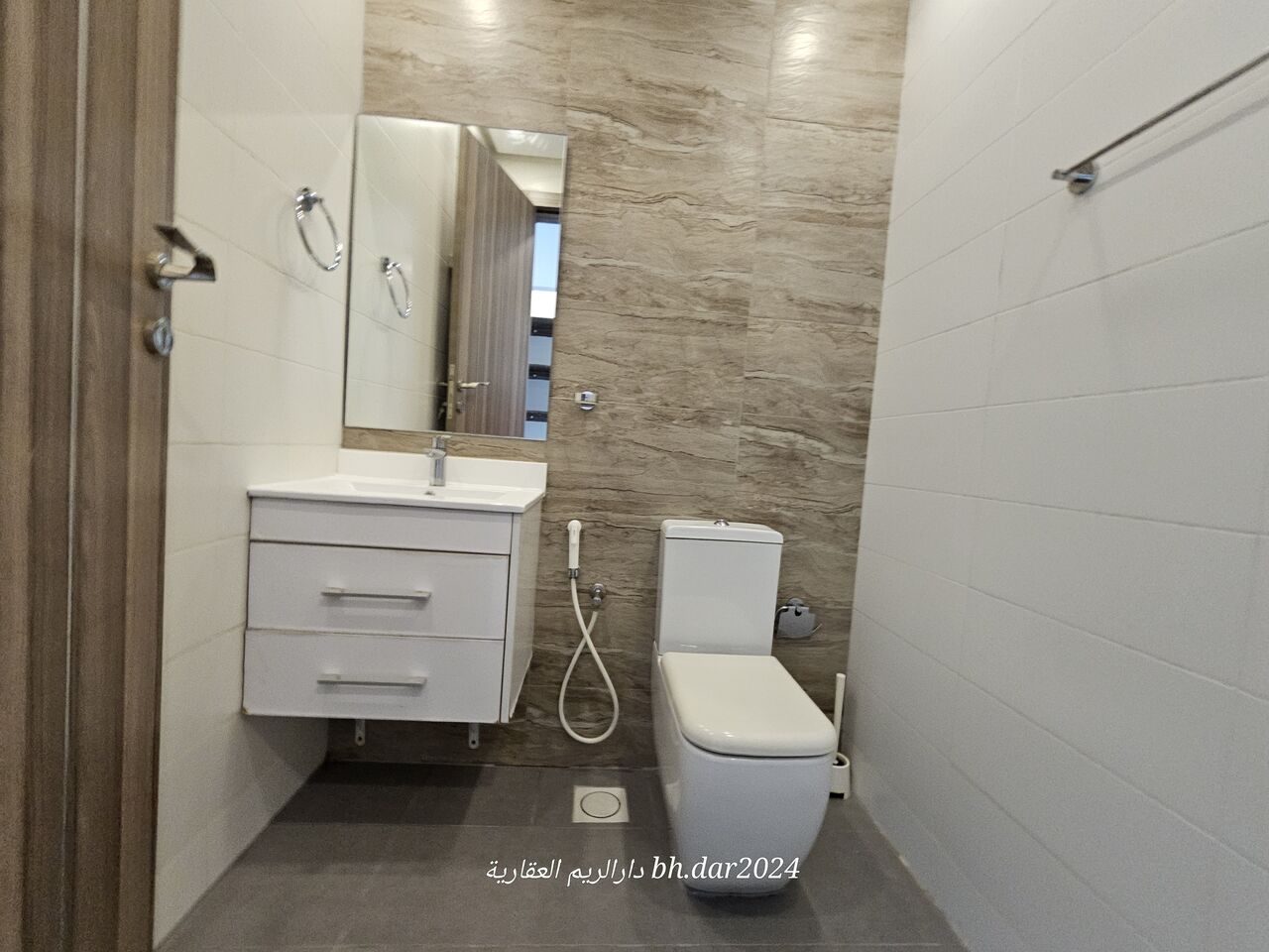 Hidd, Apartments, Flats, Houses & Villas, BHD 300/year,  2 BR,  Al Hidd City/High-end Apartment For Rent Semi Furnished Including Electricity Plug