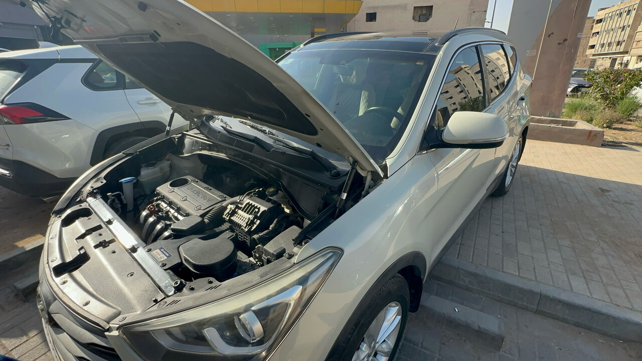 Riyadh, Vehicles, Cars & Trucks , SAR 48000,  Hyundai Santa Fe,  2017,  Automatic,  188000 KM,