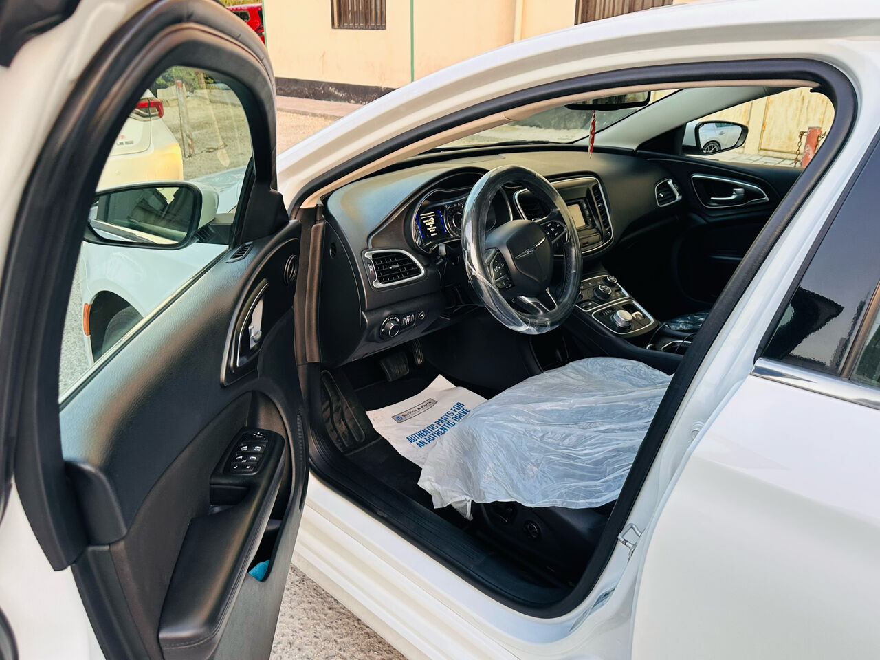 Manama, Automotive, Chrystler 200c
