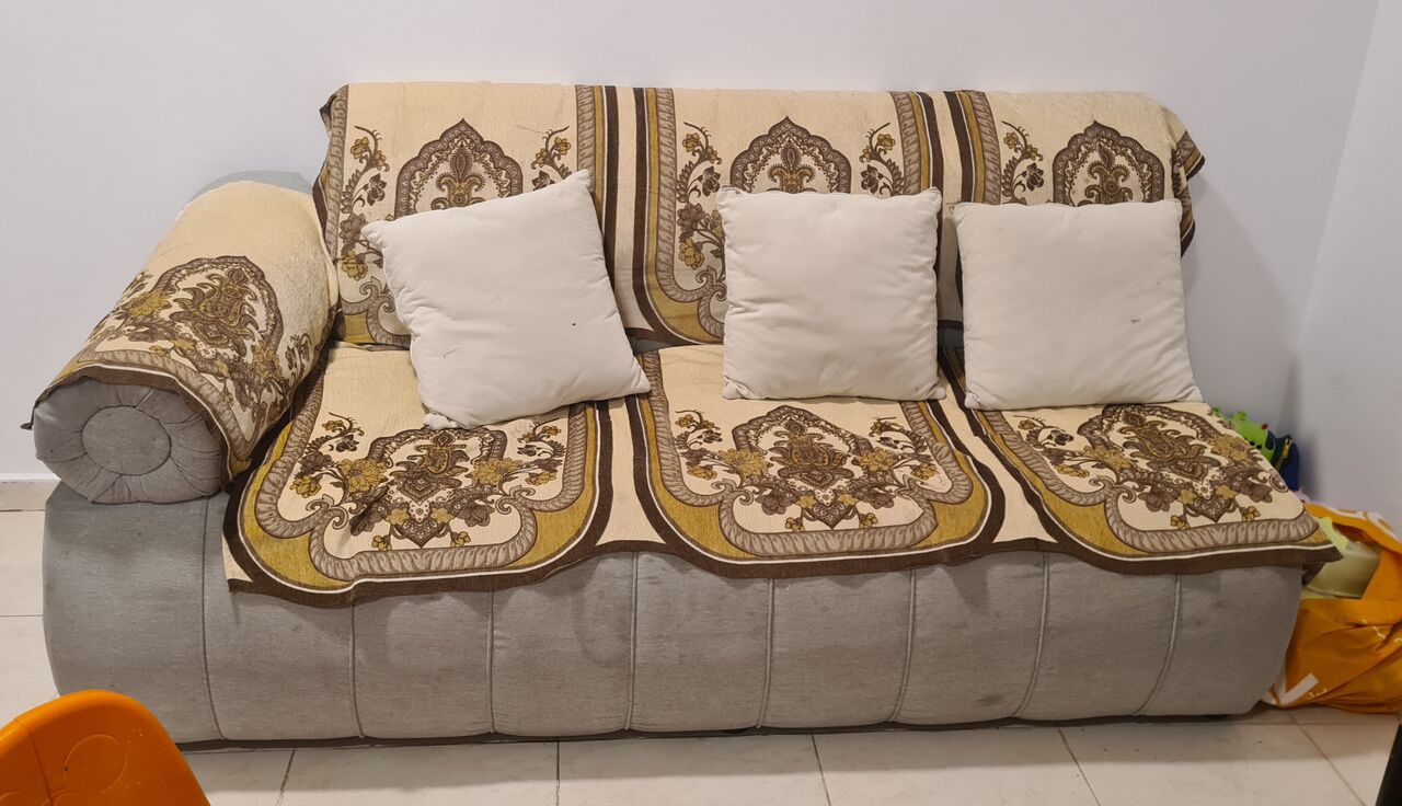 Riyadh, Furniture, SAR 100,  Sofa For Sale Sr 100