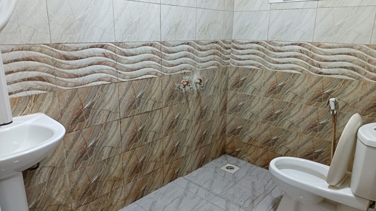 East Riffa, Rooms for Rent, BHD 180/month,  Flat 2 Rooms Available For Bachelor (MEN)،180 BD
