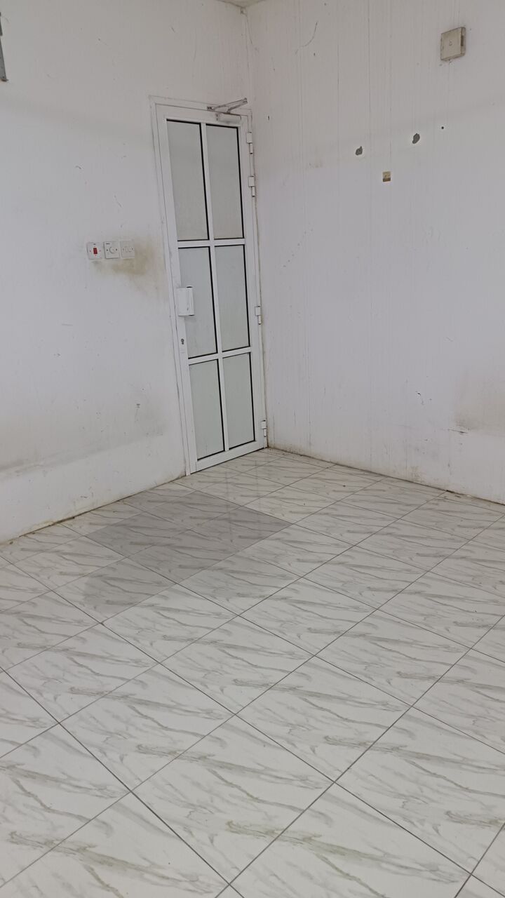 East Riffa, Rooms for Rent, BHD 180/month,  Flat 2 Rooms Available For Bachelor (MEN)،180 BD